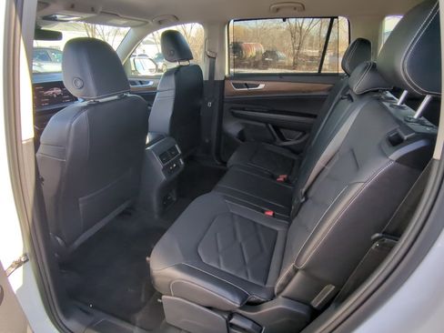 Used 2024 Volkswagen Atlas SE image 13