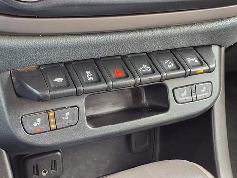 Used 2019 Chevrolet Colorado Z71 AWD/4WD image 26