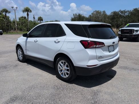 Used 2022 Chevrolet Equinox LS w/ Driver Confidence II Package FWD image 5