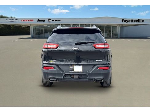 Used 2015 Jeep Cherokee Latitude image 4