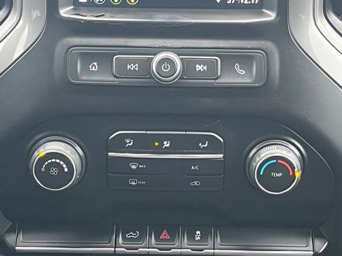 Used 2019 Chevrolet Silverado 1500 Custom w/ Custom Value Package AWD/4WD image 26