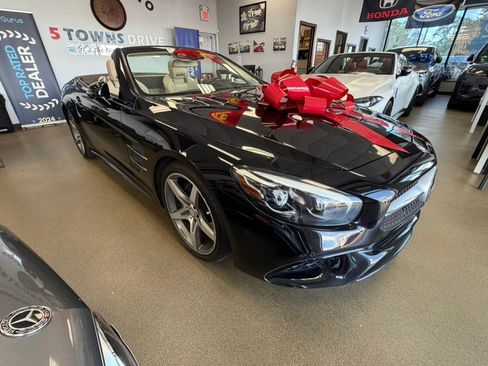 Used 2017 Mercedes-Benz SL 550 image 15