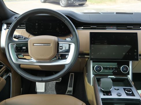 Used 2023 Land Rover Range Rover SE AWD/4WD image 16