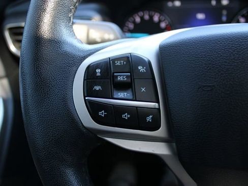 Used 2021 Ford Explorer Limited w/ Equipment Group 301A AWD/4WD image 12