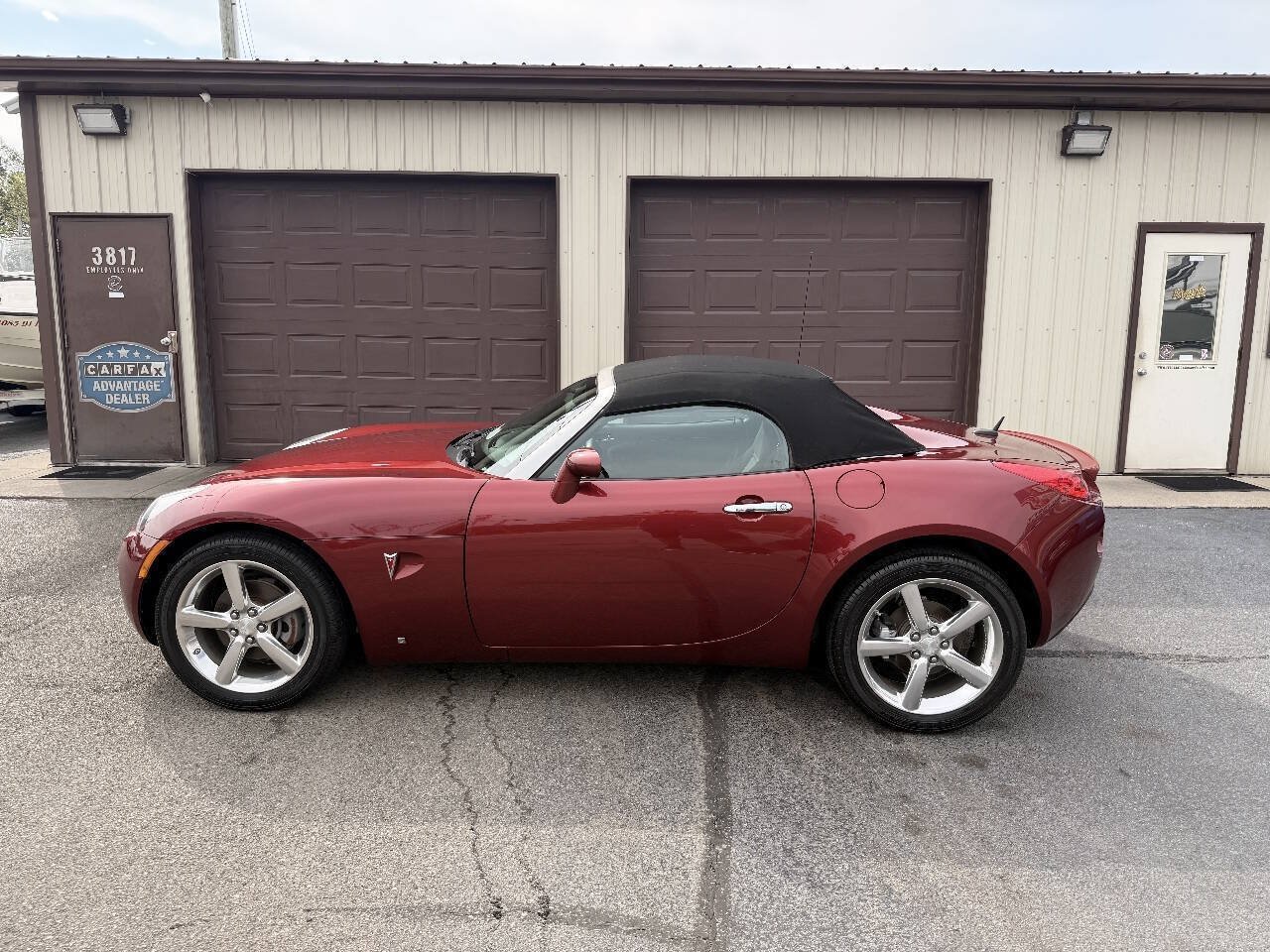 Used 2009 Pontiac Solstice Convertible w/ Preferred Package RWD image 7