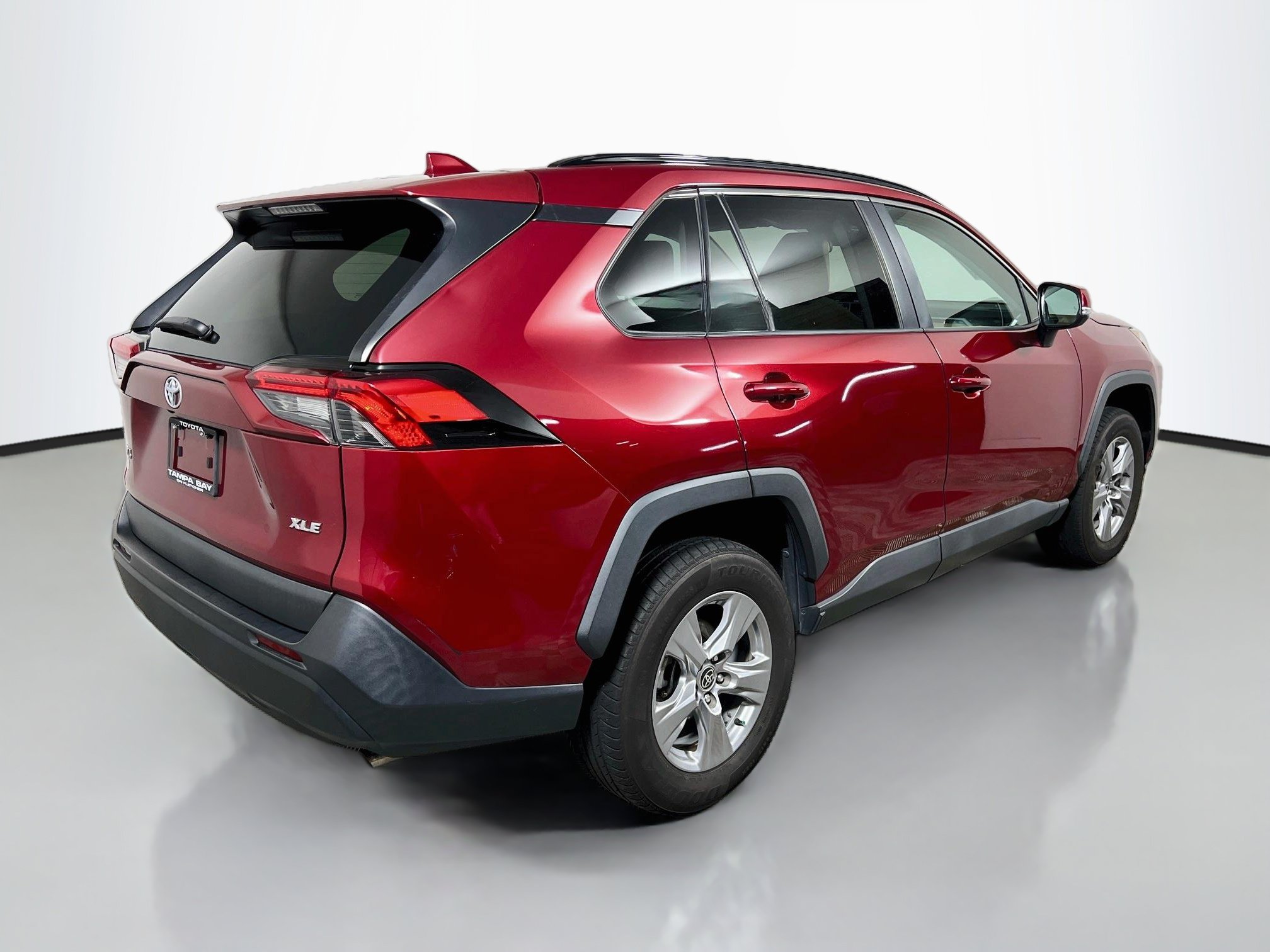 Used 2022 Toyota RAV4 XLE FWD image 4