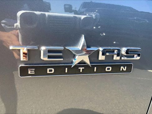 Used 2022 Chevrolet Silverado 1500 RST w/ Convenience Package II RWD image 10