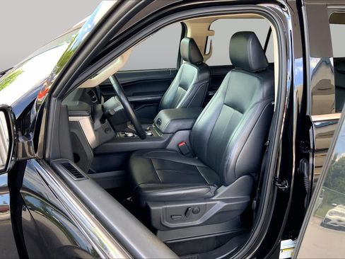 Used 2024 Ford Expedition Max XLT AWD/4WD image 8