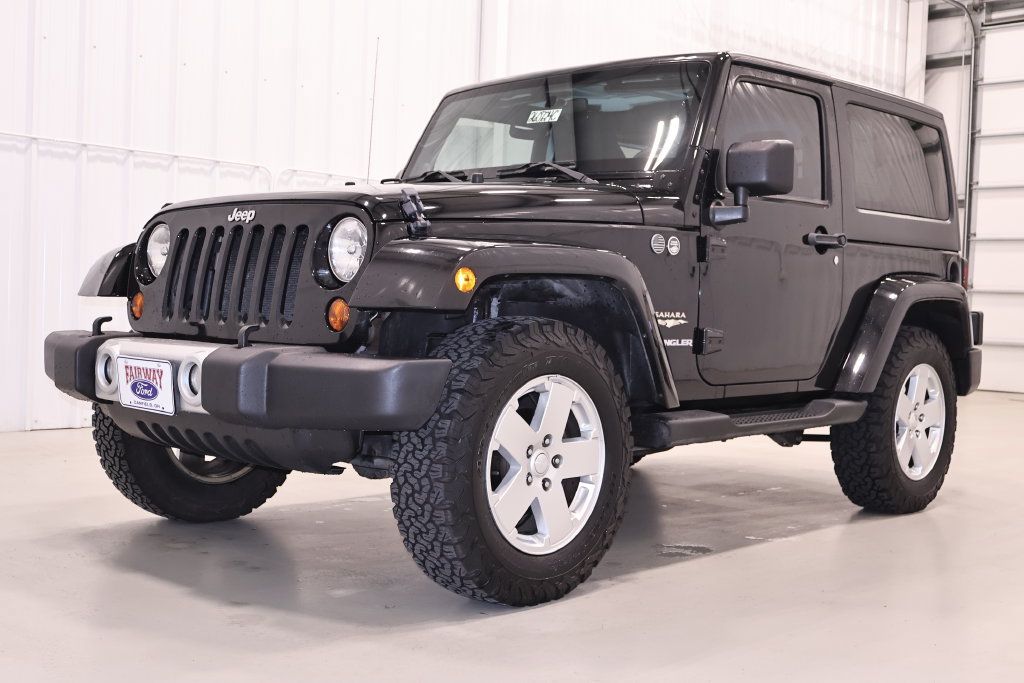 Used 2012 Jeep Wrangler Sahara w/ Dual Top Group AWD/4WD image 5