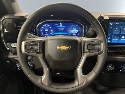 Used 2023 Chevrolet Silverado 1500 LT AWD/4WD image 16