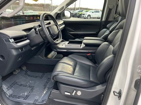 Used 2025 Lincoln Navigator Reserve image 32