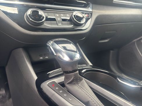 Used 2025 Buick Envista Sport Touring FWD image 39