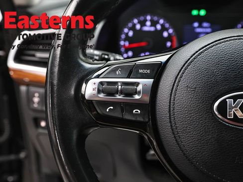 Used 2019 Kia Cadenza Premium FWD image 15