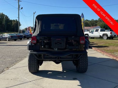 Used 2015 Jeep Wrangler Unlimited Sahara w/ Connectivity Group image 6