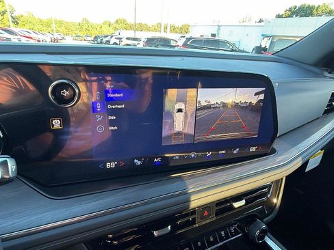 New 2026 Chevrolet Suburban LT w/ Comfort Package RWD image 27