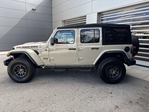 Used 2022 Jeep Wrangler Unlimited Rubicon w/ Xtreme Recon 35" Tire Package AWD/4WD image 4