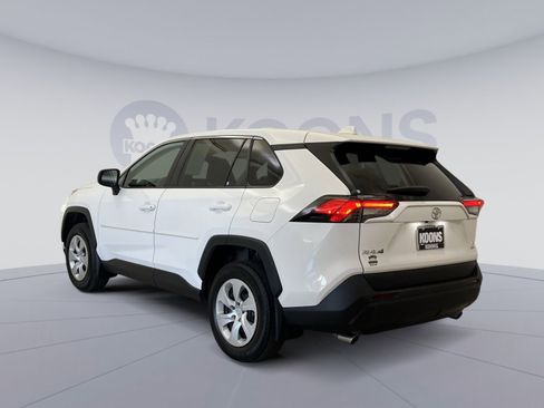 Used 2024 Toyota RAV4 LE AWD/4WD image 7