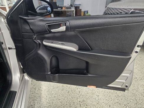 Used 2014 Toyota Camry SE FWD image 26
