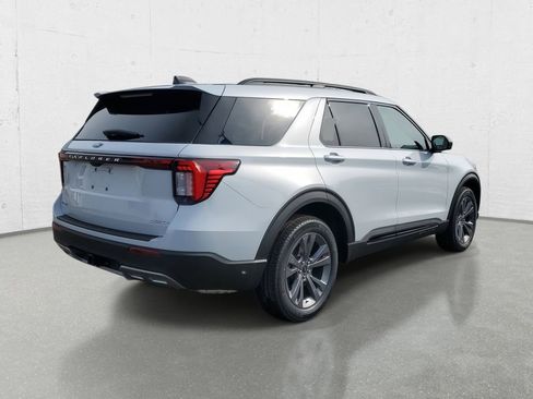 New 2026 Ford Explorer Active w/ Active Comfort Package image 7
