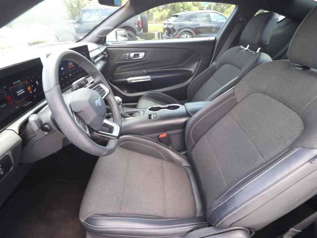 Used 2024 Ford Mustang Coupe RWD image 2