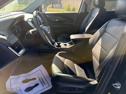 Used 2024 GMC Terrain SLT AWD/4WD image 9