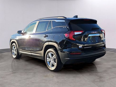 Used 2023 GMC Terrain SLE w/ Driver Convenience Package image 6