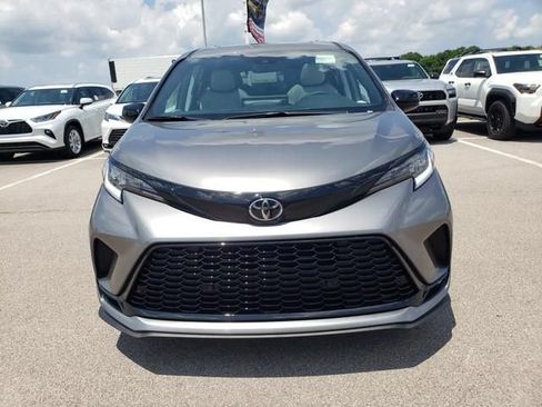 Used 2026 Toyota Sienna XSE FWD image 2
