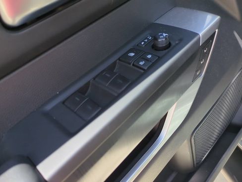 Used 2025 Toyota Tundra Platinum AWD/4WD image 12