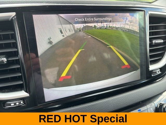 Used 2023 Chrysler Pacifica Touring-L FWD image 21