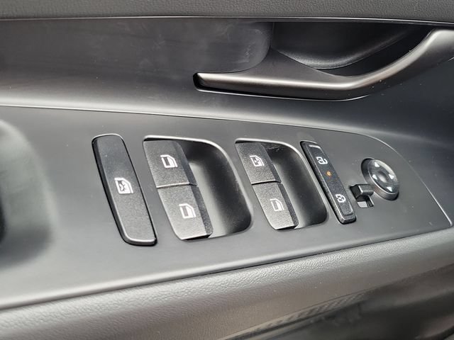 New 2026 Hyundai Elantra SEL Sport FWD image 18