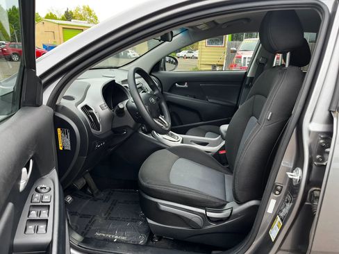 Used 2016 Kia Sportage LX AWD/4WD image 9