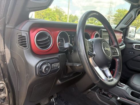 Used 2022 Jeep Wrangler Rubicon w/ Cold Weather Group AWD/4WD image 17
