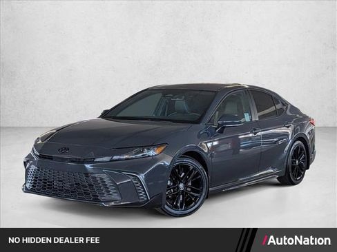 Used 2025 Toyota Camry SE w/ Convenience Package FWD image 1