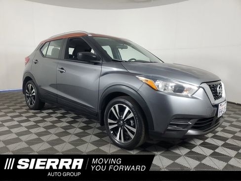 Used 2020 Nissan Kicks SV image 1