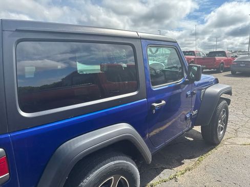 Used 2020 Jeep Wrangler Sport AWD/4WD image 26
