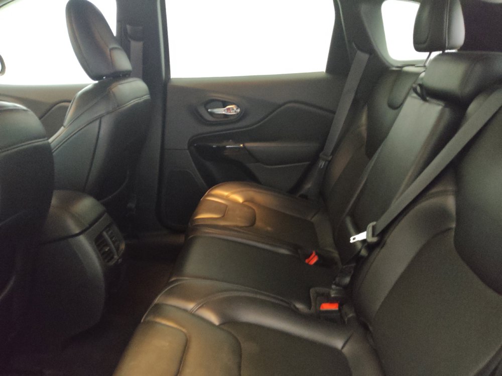Used 2020 Jeep Cherokee Latitude Plus AWD/4WD image 18