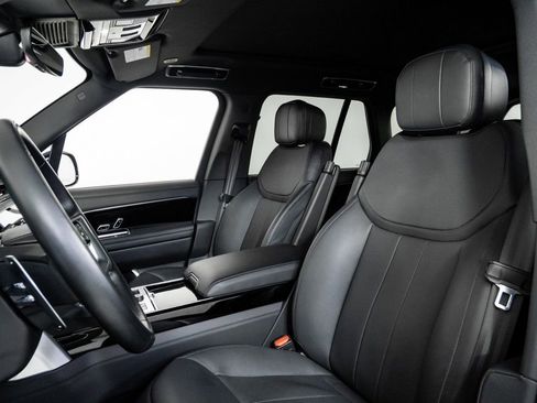 Used 2023 Land Rover Range Rover SE image 5