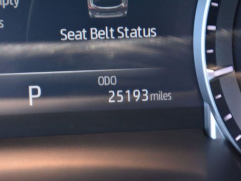 Used 2023 Toyota Highlander XSE AWD/4WD image 25