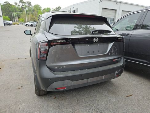 Used 2025 Nissan Kicks SR image 9