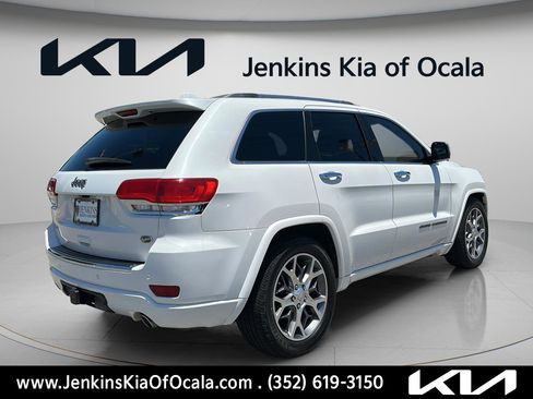 Used 2020 Jeep Grand Cherokee Overland AWD/4WD image 3