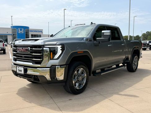 Used 2025 GMC Sierra 2500 SLT w/ SLT Premium Package AWD/4WD image 3