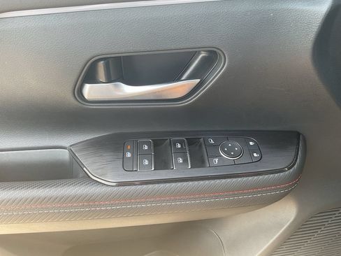 Used 2026 Nissan Kicks SR FWD image 22