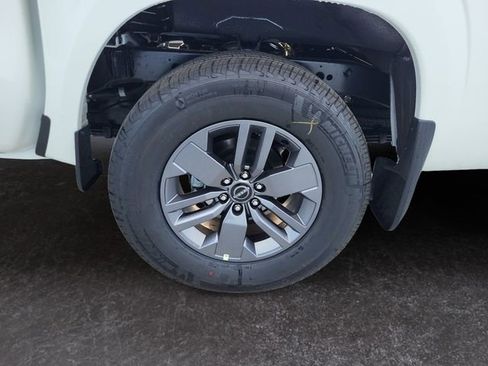 New 2025 Nissan Frontier SV image 28