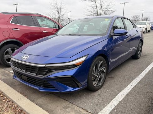 Certified 2024 Hyundai Elantra SEL w/ Convenience Package image 1