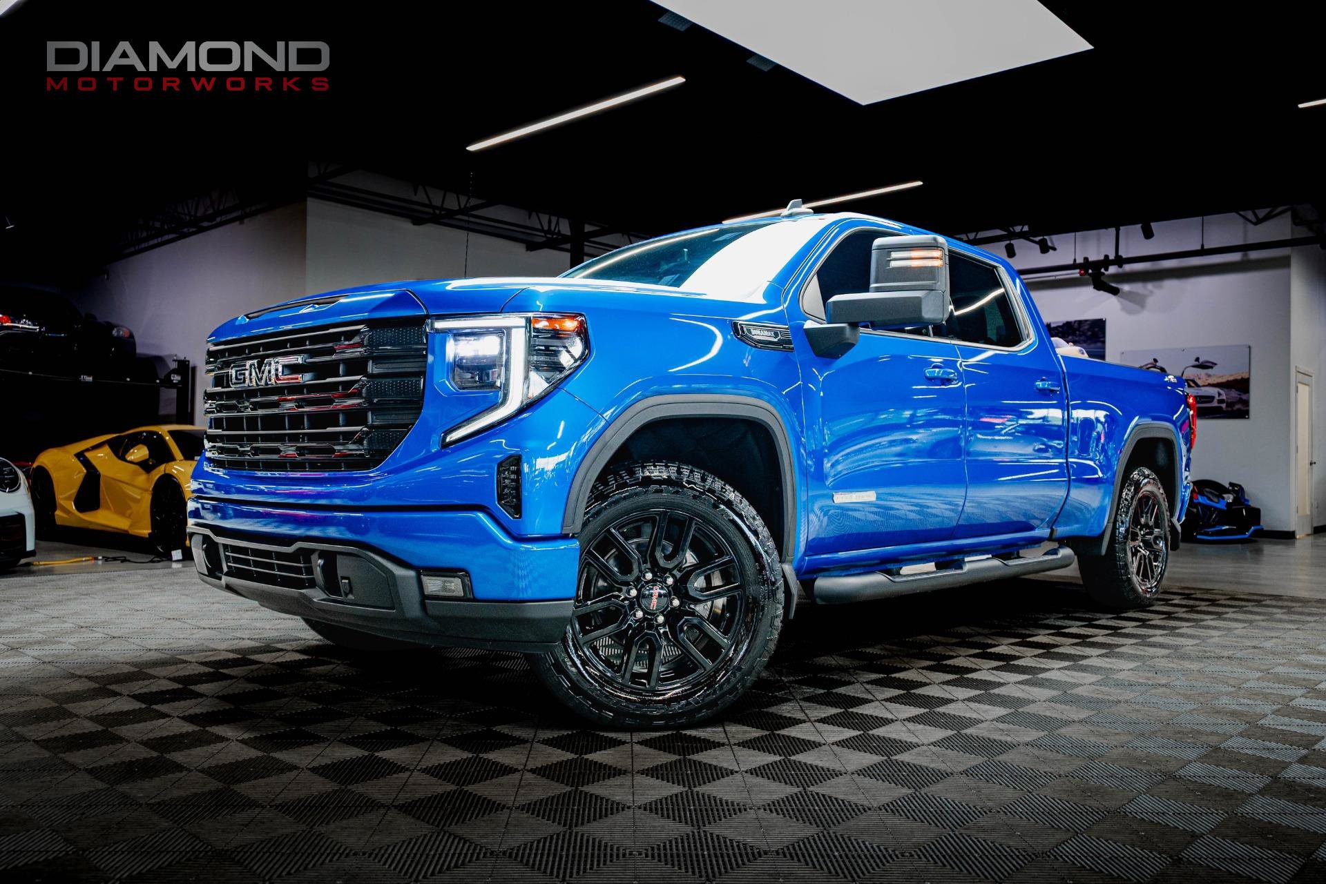 Used 2024 GMC Sierra 1500 Elevation AWD/4WD image 1