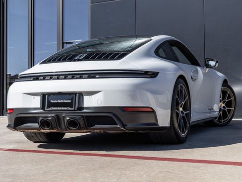 Used 2025 Porsche 911 Carrera GTS image 11