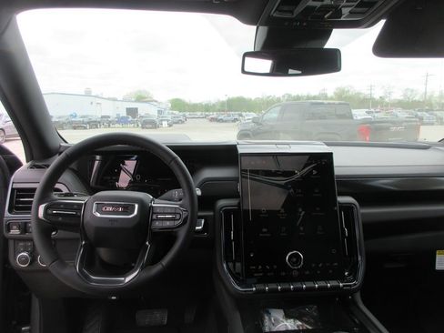 New 2026 GMC Yukon AT4 image 16