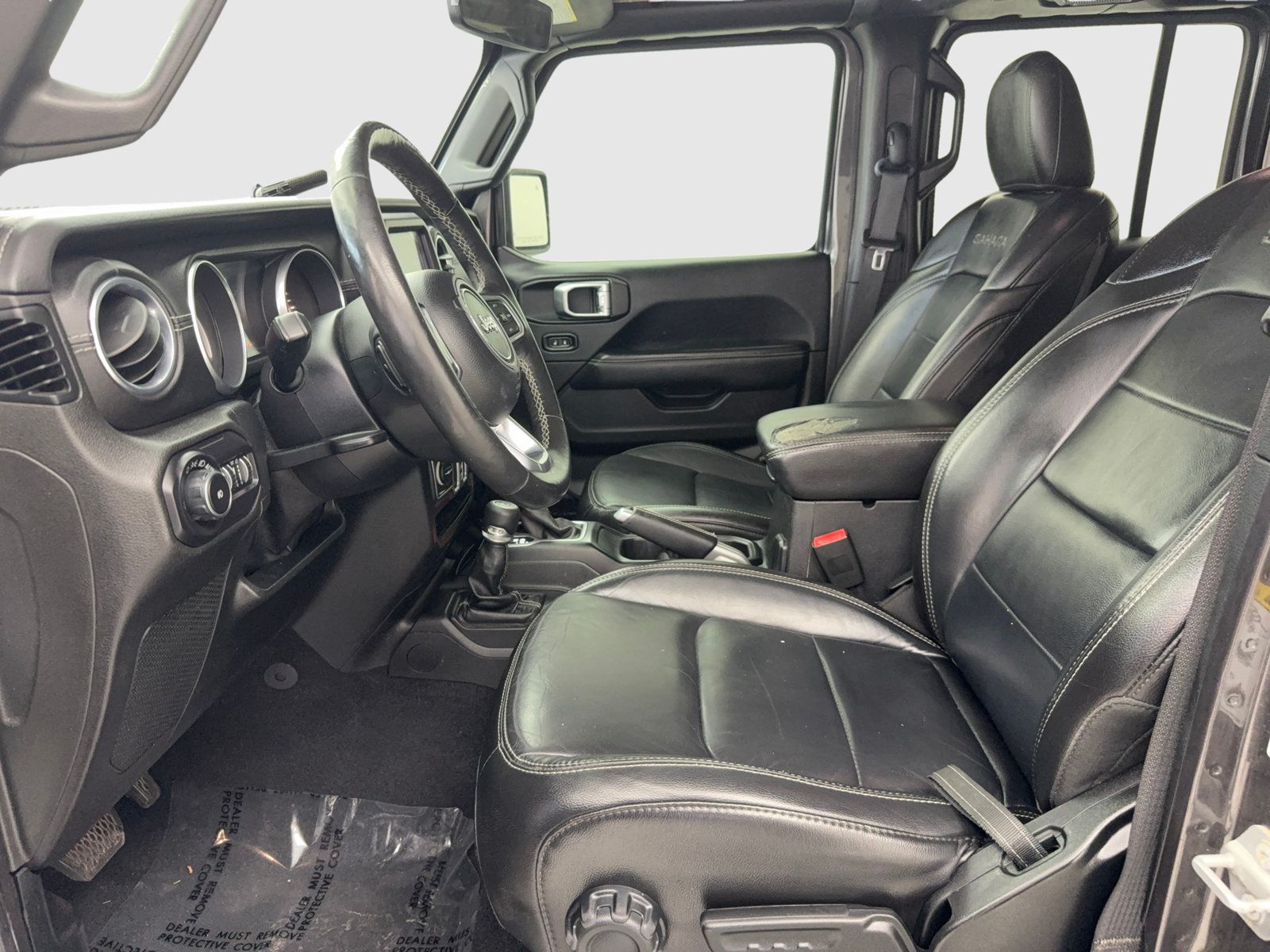 Used 2018 Jeep Wrangler Unlimited Sahara AWD/4WD image 17