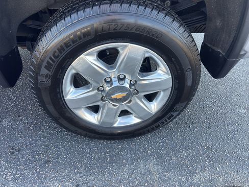 Used 2021 Chevrolet Silverado 3500 LTZ image 12