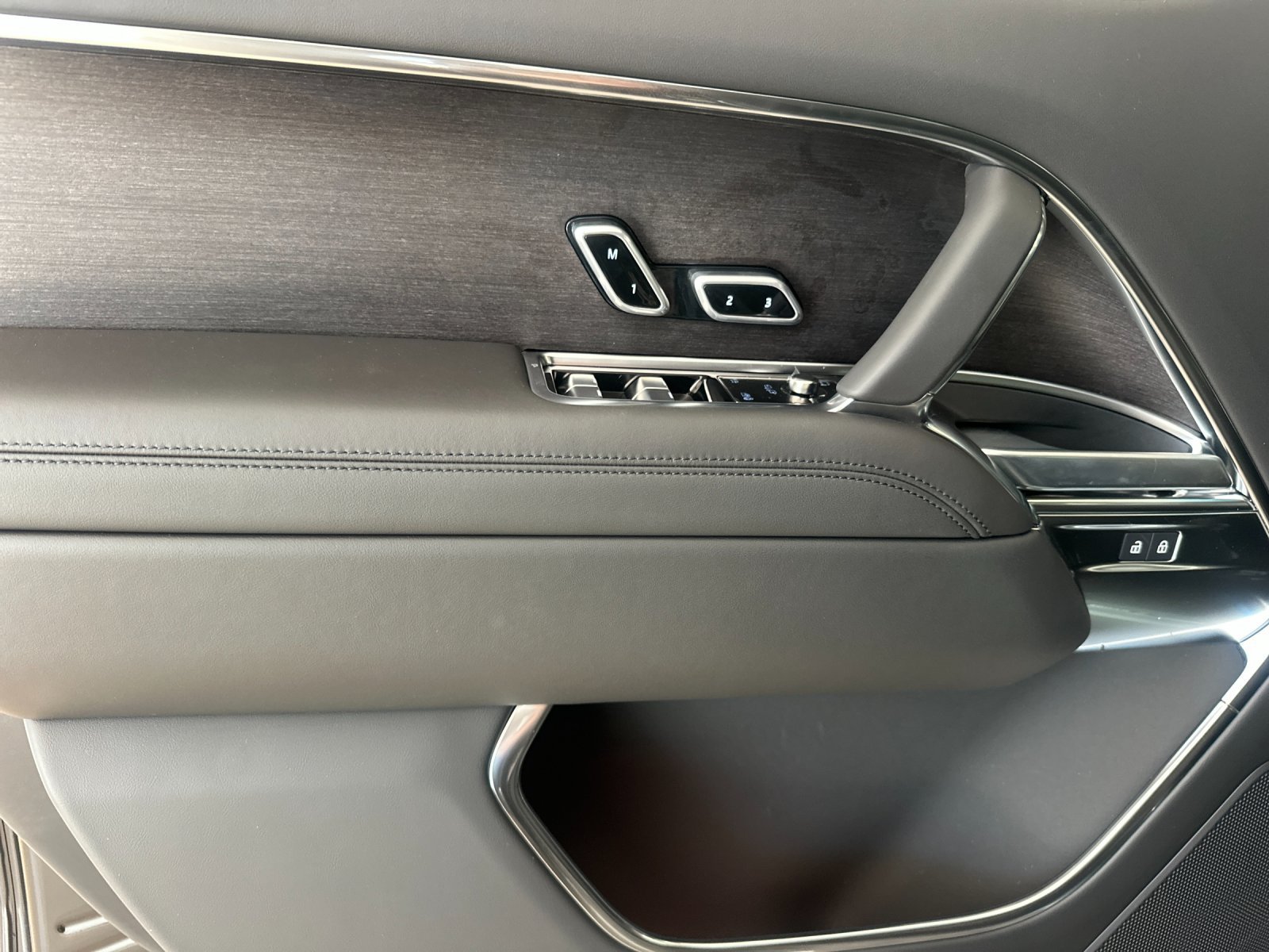 New 2026 Land Rover Range Rover SE AWD/4WD image 11